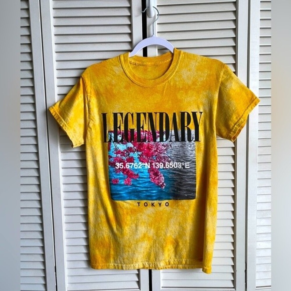 Tokyo Graphic Tee Yellow Cherry Blossoms Size Small